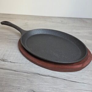 Cast Iron Fajita Skillet Oval 9.5 x 7-inch Sizzle Plate w/ Wooden Trivet New